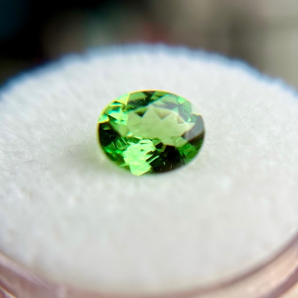 💚 1.2 CT Natural TSAVORITE GARNET Vivid GreenEye-CleanInvestment Gem
